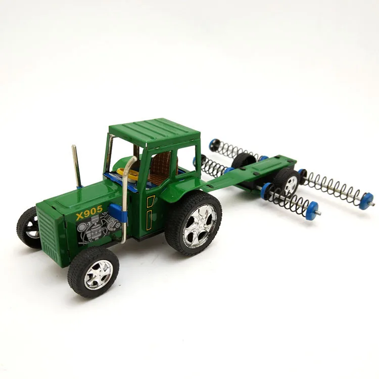 

MS470 Tractor Retro Nostalgic Theme Restaurant Ornament Photography Prop Tin Toy