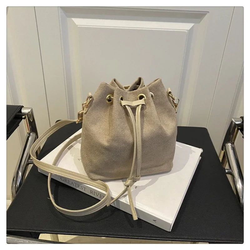 

Женская сумка из кожи с принтом Brook Boasting Paris Commuter Vintage Spacious Daily Look ​