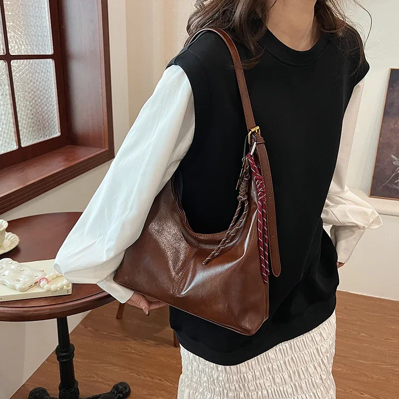 LEFTSIDE Women Small PU Leather Shoulder Bag Lady Crossbody Bag 2024 Winter Y2K New Underarm Bags Female Handbags And Purses