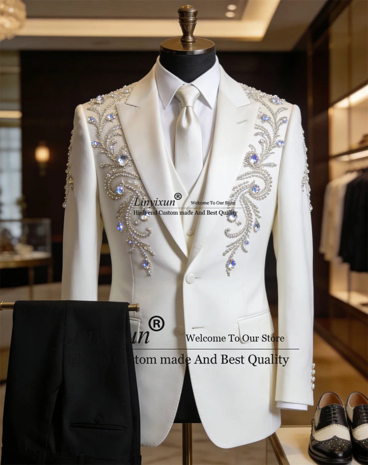

Luxury Embroidered Beaded Tuxedos Men Suits 3 Pieces Sets Wedding Groom Tuxedos Customized Male Slim Party Blazers Ropa Hombre