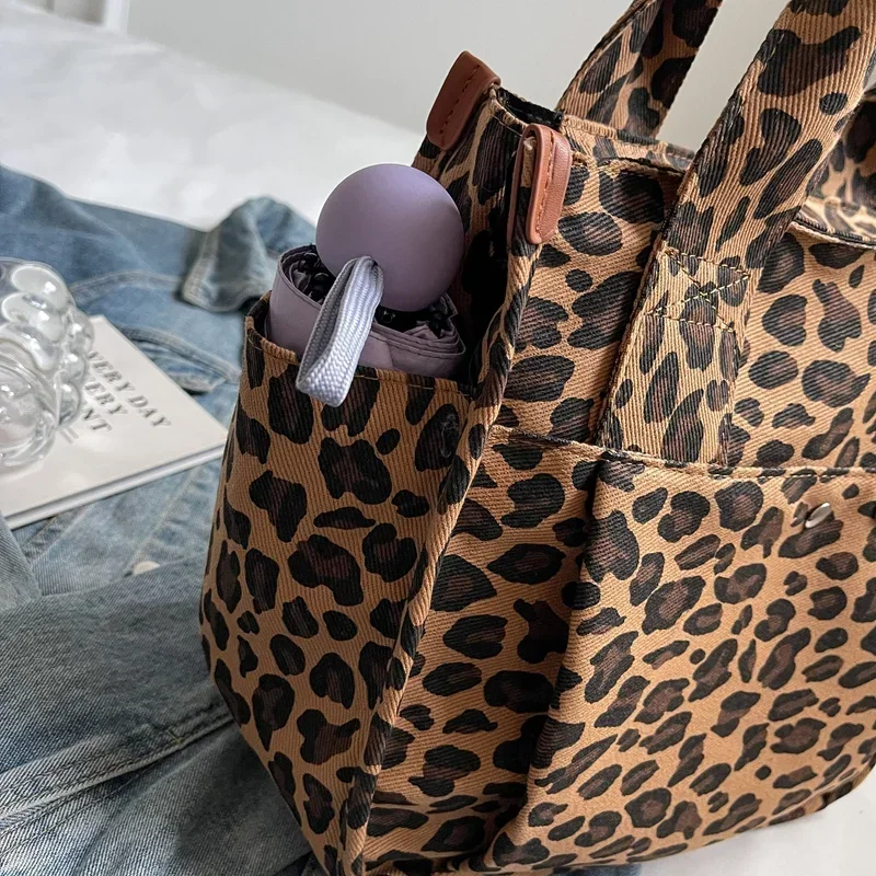 Nylon Zip Leopard Pattern Women\'s Shoulder Bag Large Capacity Tote Bag Fashionable Leopard Print Sewing Thread Shoulder Bag 2024