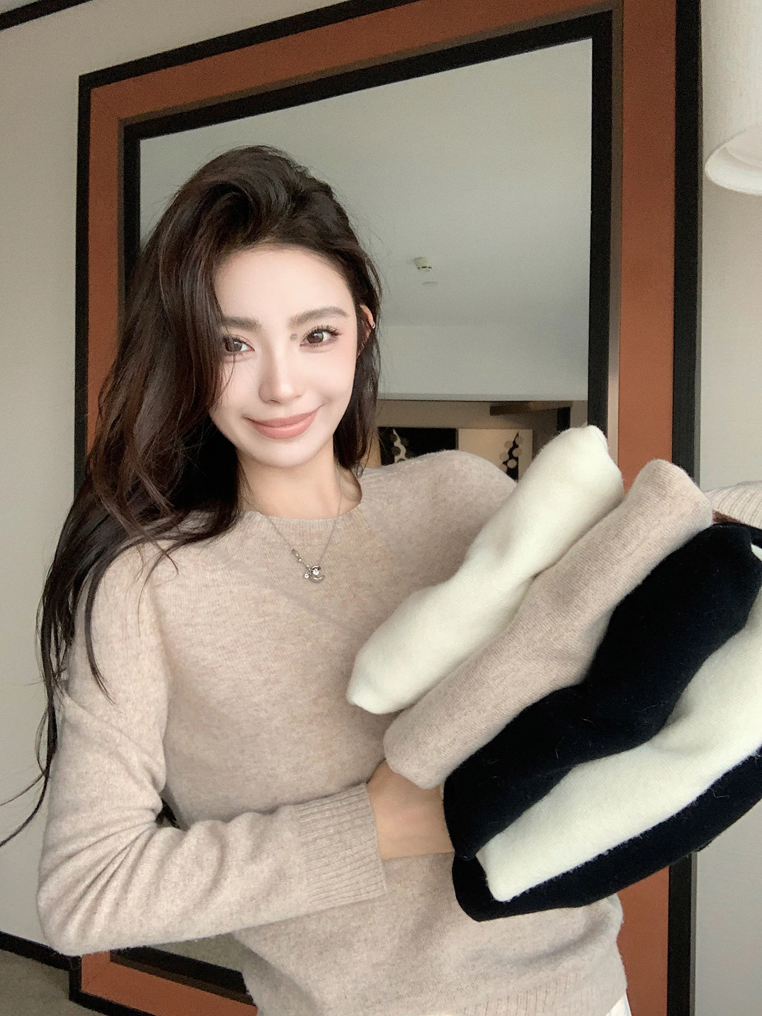 

Вязаный топ-базовый слой Lilylikes Cry Soft из высококачественной шерсти (90% шерсть, 0% кашемир) с высоким круглым воротом