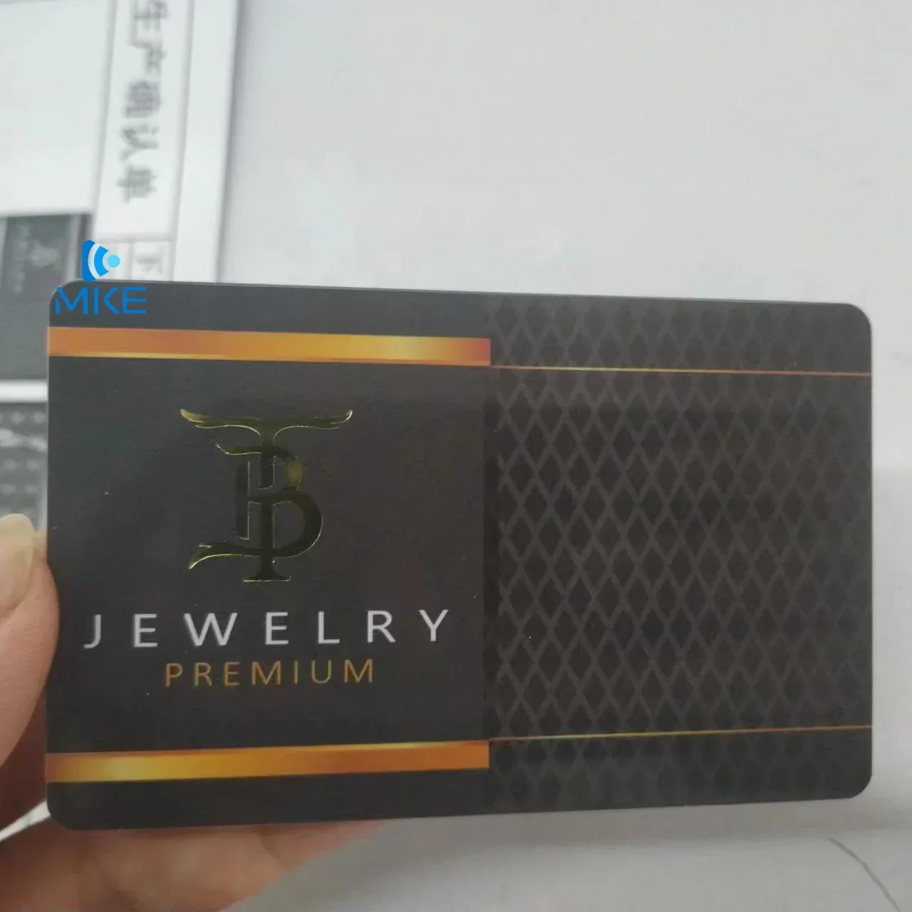 

Gold Shiny Bing Luxury Foil Stamping Laser Printing Pvc Business Gift Membership Wedding Plastic Cards