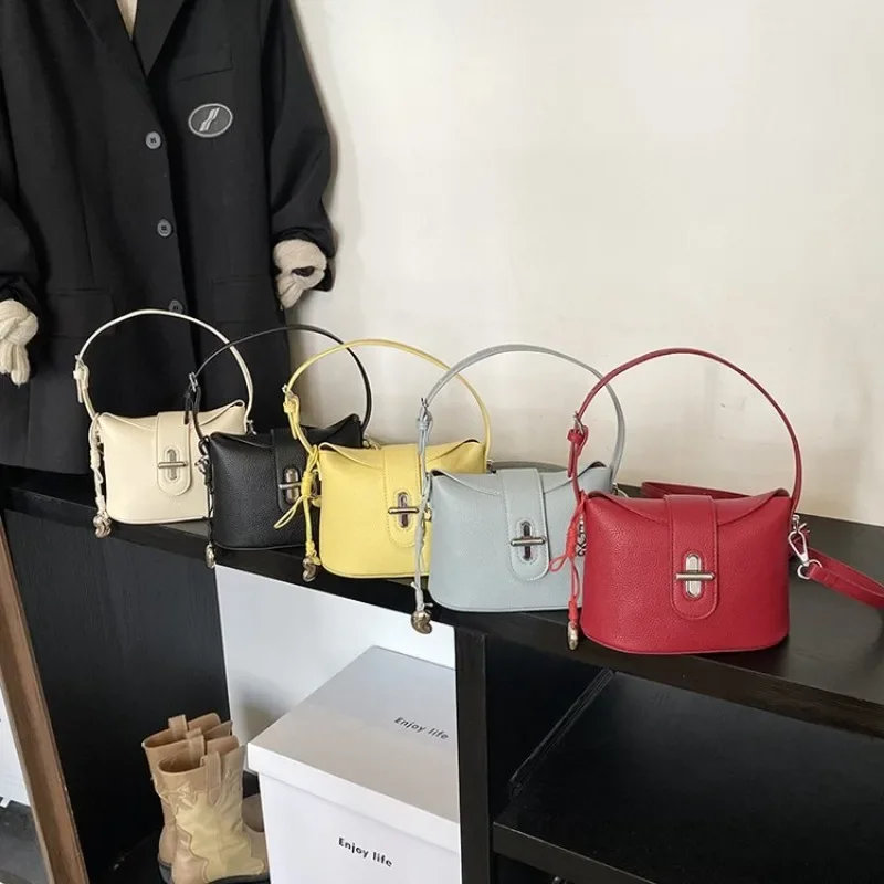 

Women Luxury Messenger Purse Shopper Solid Color Commuter Bag Elegant Leather Diaper Bag Large Capacity Statement Piece
