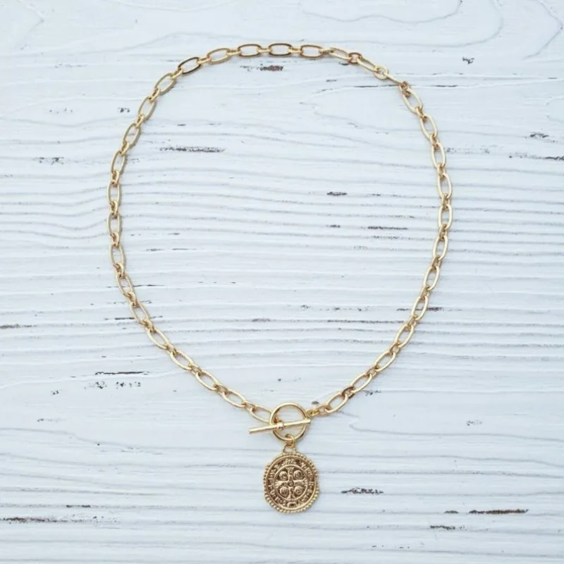 

Premium Gold Color Color Cross Badge Coin Pendant Necklace Paper Clip Chain Stacked Jewelry Gift for Women Necklace Free Box