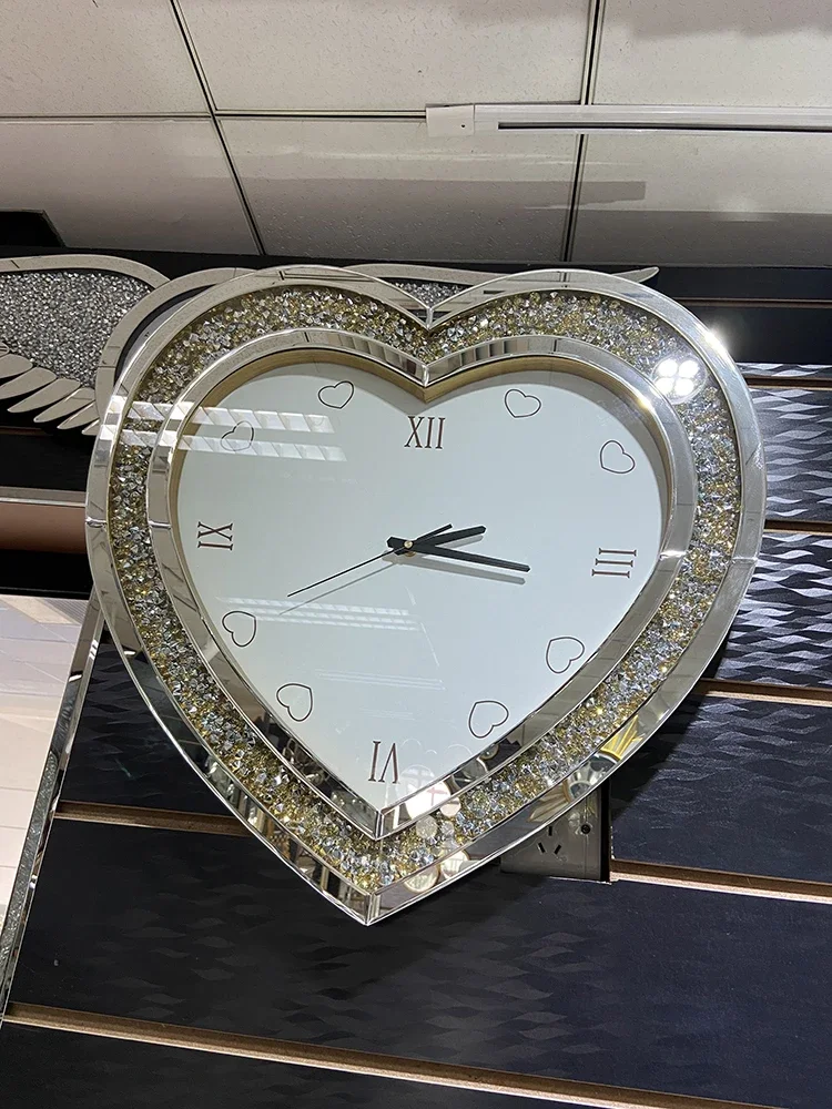Living Room Creative Heart-Shaped Wall Clock Light Luxury Fashion Store Decoration Art Scan Silent Clock with Inlaid Diamonds