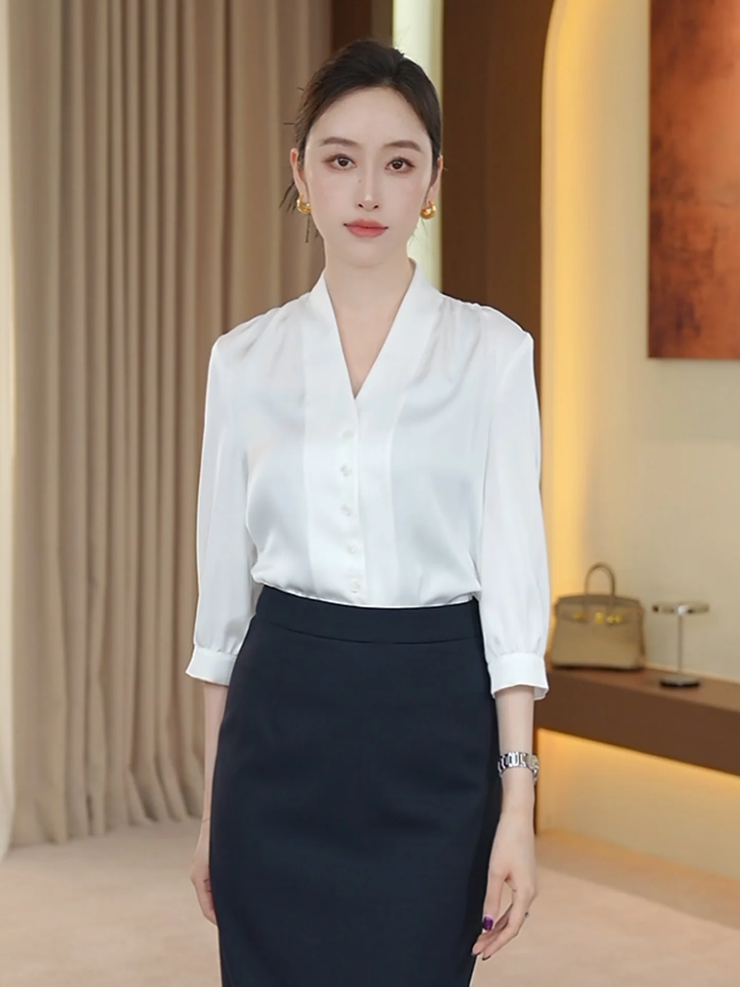 

White V-neck Design Sense Shirt Women's Early Spring New Style High-grade Commuting Versatile Seven-sleeve Top by Zhong