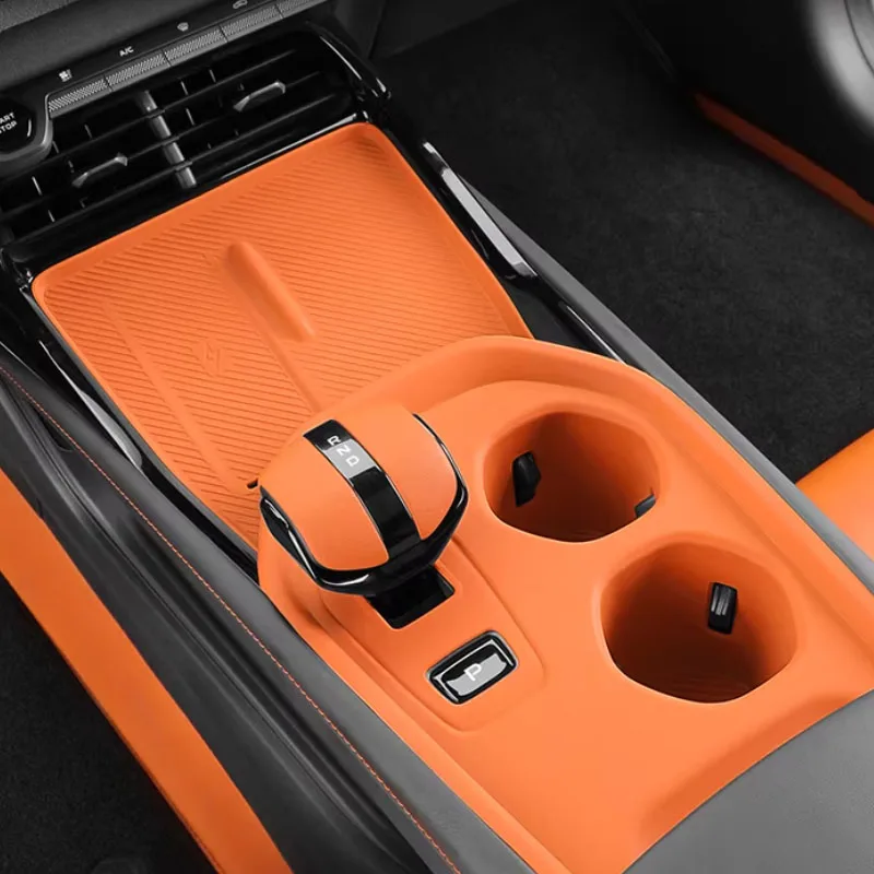 

For 3rd Gen Changan UNI-V 2024-2025 Car Central Gear Shift Cup Holder Wireless Charging Silicone Mat Interior Accessories