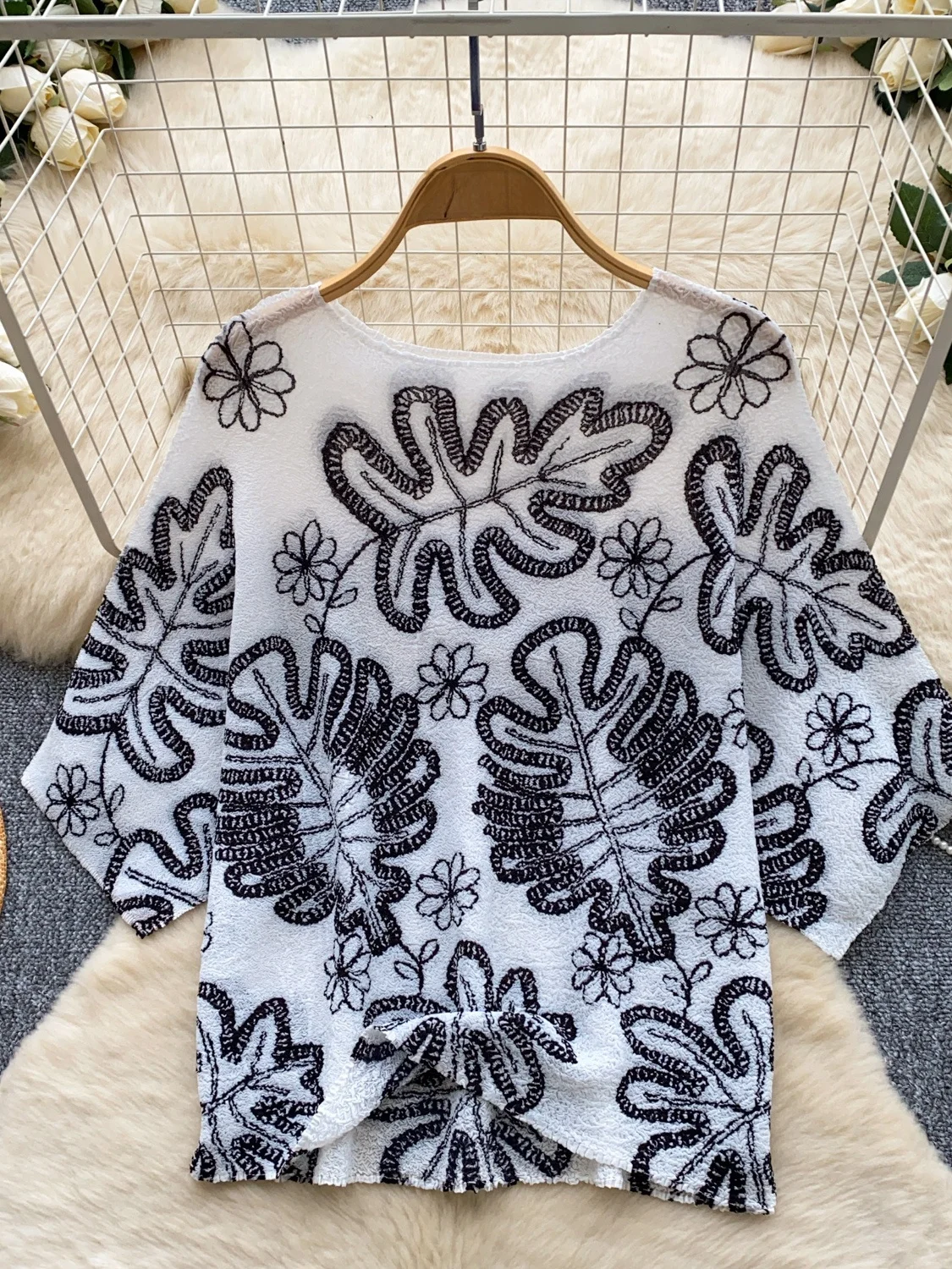 

Loose Korean Style Commuter Bubble Print Short Sleeve Women's Summer Top Lightweight Luxury Vintage Floral Leaf Print Shirt
