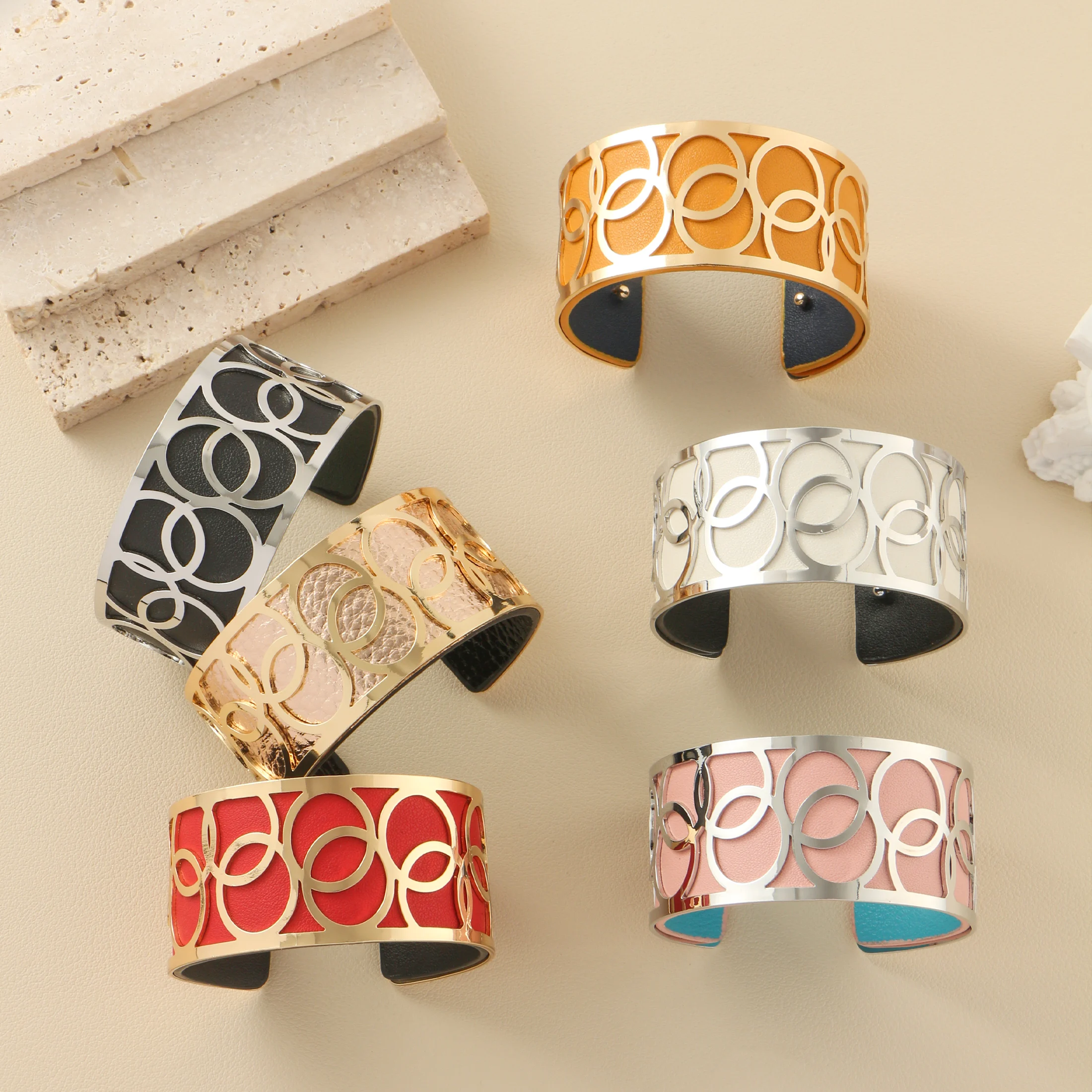 Georgett Circle Geometric Decoration Double sided Replaceable Leather Women\'s Daily Wear Jewelry Gift Open Bracelet