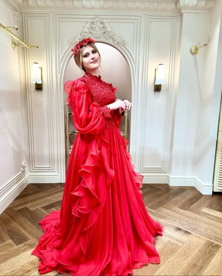 Red Princess Muslim Caftan Wedding Dresses Ruched Pleated High Neck Long Sleeve Customsized Bridal Gown Henna Outfit