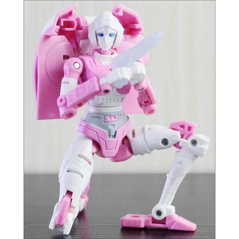 متوفر في المخزون هاسبرو محولات اللعب الكلاسيكية الحرب لسايبرترون: WFC-K17 Arcee أنيمي عمل نموذج لجسم اللعب جمع دمية الهدايا