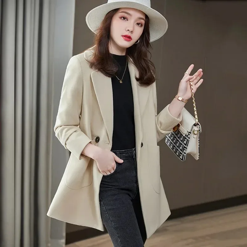 Giacca da donna kaki di fascia alta Cappotto di media lunghezza 2025 Autunno Inverno Nuova moda elegante Casual Office Lady Giacca di lana da donna