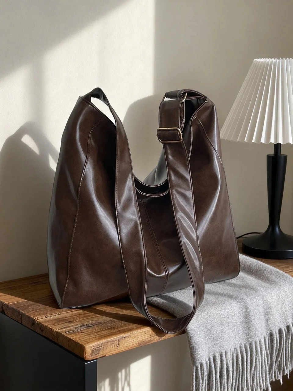 

Large Capacity Commuting Women Shoulder Bag Vintage PU Leather Texture Casual Tote Bags High End Fashion Solid Crossbody Pack