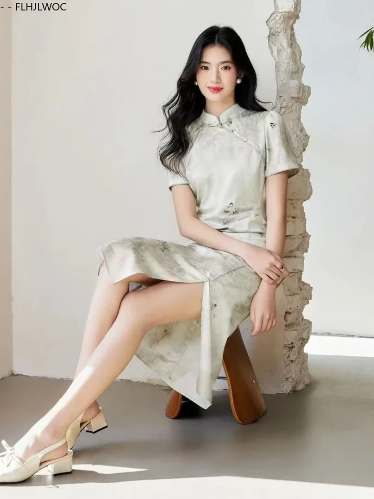 Cheongsams สไตล์จีนคอปกภาษาฝรั่งเศสคําออกแบบผู้หญิง Vestidos 2025 ฤดูร้อน Retro Vintage ปุ่มชุดเสื้อสีเขียว