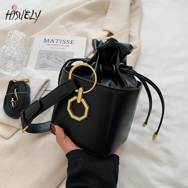 

Шикарные сумки-ведра для женщин, новинка 2023 года, высококачественная сумка через плечо из искусственной кожи на шнурке, трендовая элегантная универсальная сумка на плечо