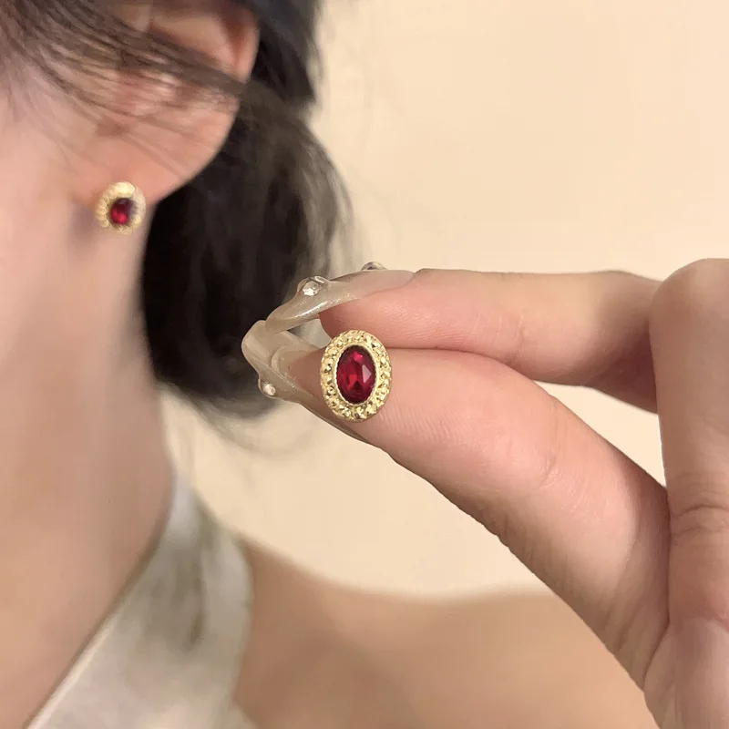 

Серебряные Винтажные серьги с иглой S925, винно-красные серьги, роскошные Простые овальные серьги с индивидуальными искусственными элементами 7601
