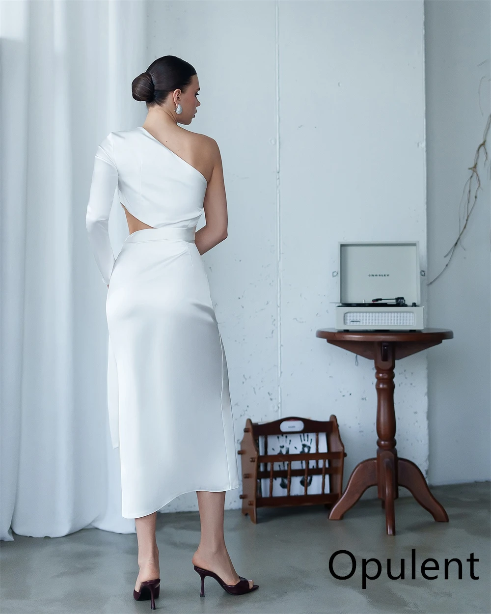 Customized Elegant  White Satin Evening Dress One Shoulder Long Sleeves Celebrity Gowns High Quality Special Occasion Gowns