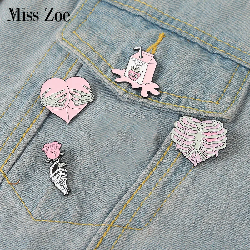 

Pink Punk Enamel Pins Custom Rib Cage Skeleton Heart Hug Call Me Brooches Lapel Badges Gothic Fun Jewelry Gift for Friends