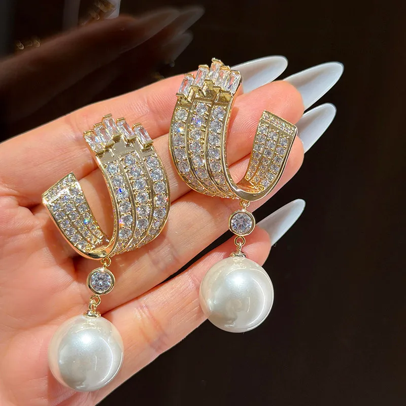 

Light Luxury Zircon Fringed Elegant Long Temperament Earrings
