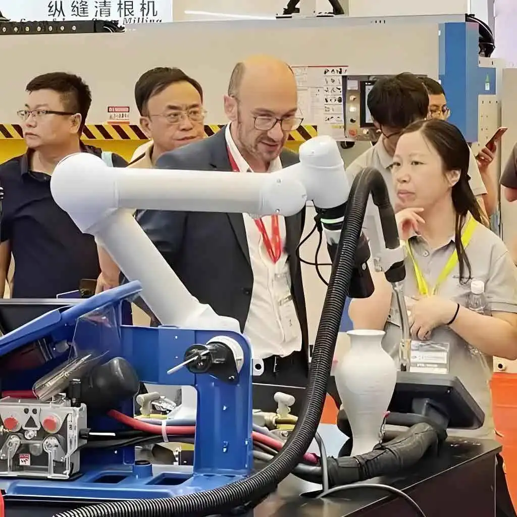 HWINT New Arrival Intelligent 6 Axis Industrial Robot Arm for CNC Automation Workpiece Transfer and Deburring - view 6