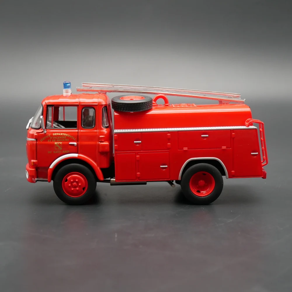 Diecast Ixo 1:43 escala Berliet GAK motor de bomberos francés Berliet rociador de agua coche en miniatura de aleación juguete coleccionable regalo recuerdo