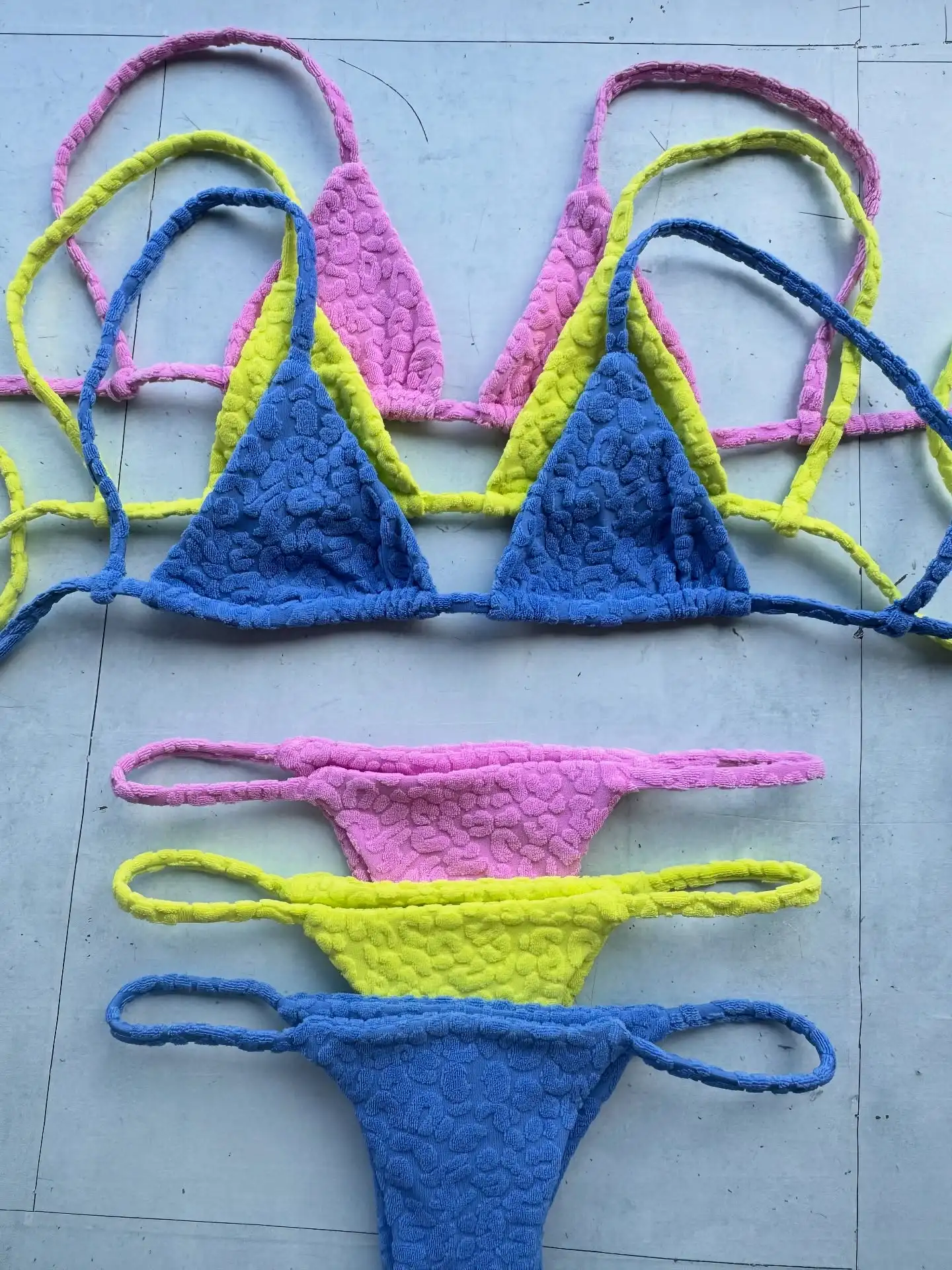 

Бикини с эффектом пуш-ап, женские купальники 2024, сексуальные женские купальники, бразильский комплект бикини, стринги, бикини, купальники, однотонная пляжная одежда