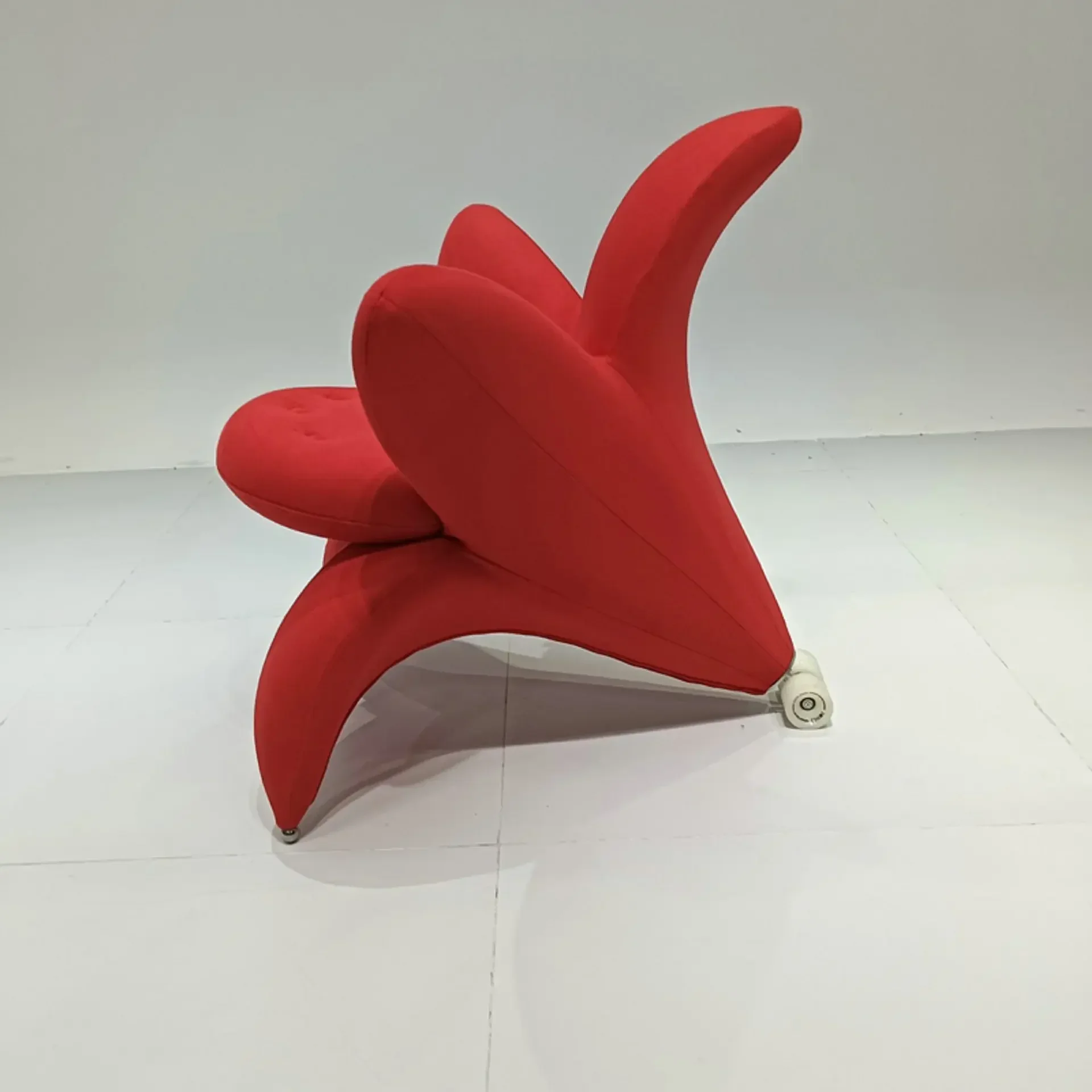

JC Creative Single Sofa Chair Internet Living Room Balcony Casual Lazy Special-shaped Horn Petal Minimalist Sofa 쇼파 ادوات جنسيه