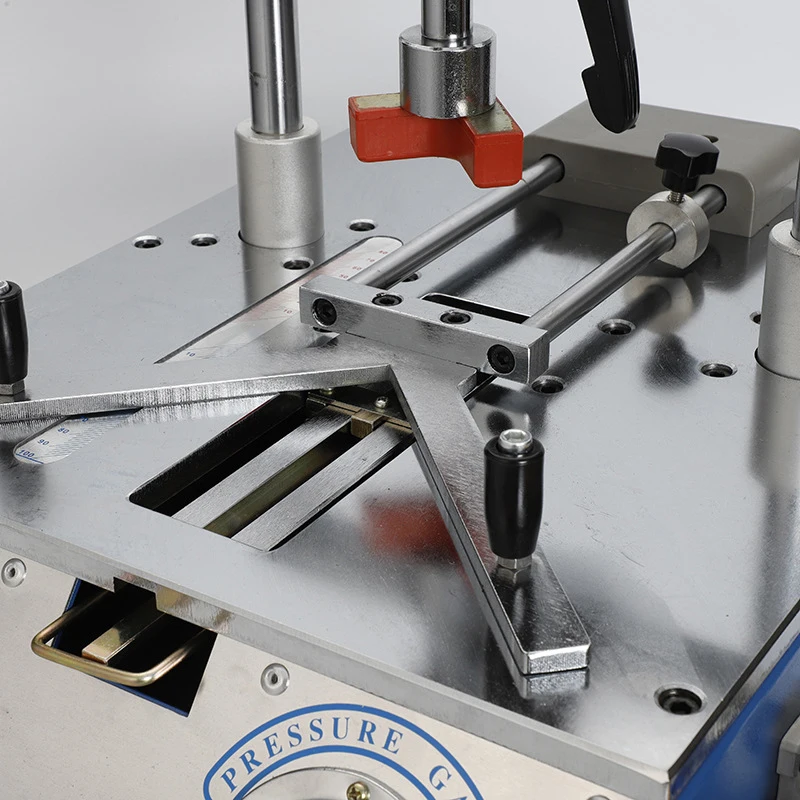 110mm Bench-Top Type Picture Frame Underpinner 0.6-0.8 MPa Working Pressure Desktop Pneumatic Nail Angle Machine