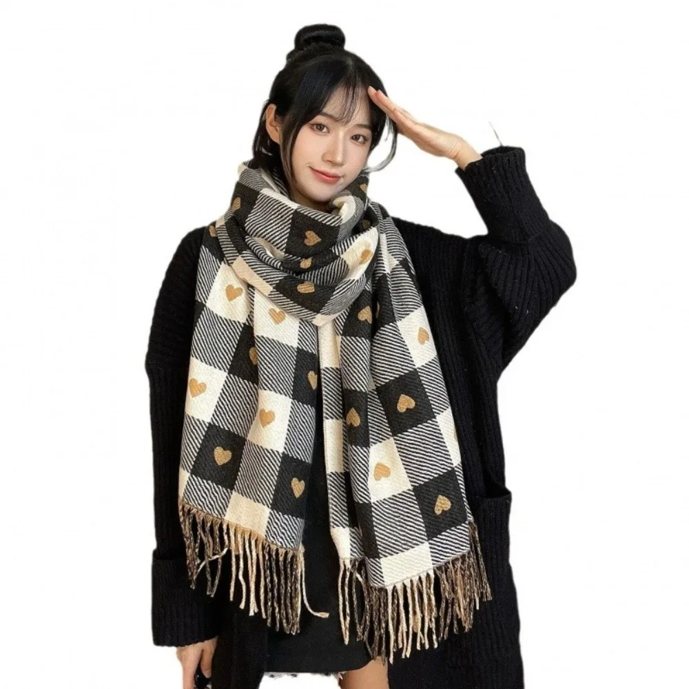 

New Love Heart Plaid Tassel Neck Warmer Windproof Coldproof Neckerchief Warm Versatile Knitted Scarf Gift