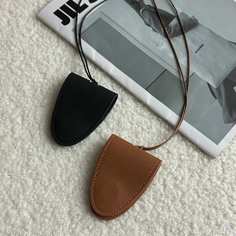 Klassnum óculos de sol clipe corrente couro do plutônio pescoço pendurado feminino 2025 na moda pendurado corda camisola corrente óculos corda armazenamento novo