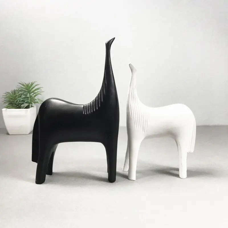 

Nordic Black White Horses Abstract Resin Ornaments Art Home Livingroom Bookshelf Sculpture Crafts Office Desktop Figurines Decor