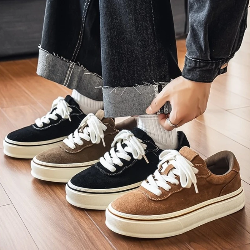 

New Autumn Collection Features Casual Versatile Trendy Retro Style with Two-tone Low-top Soft-soled Large-sized Lace-up Sneakers