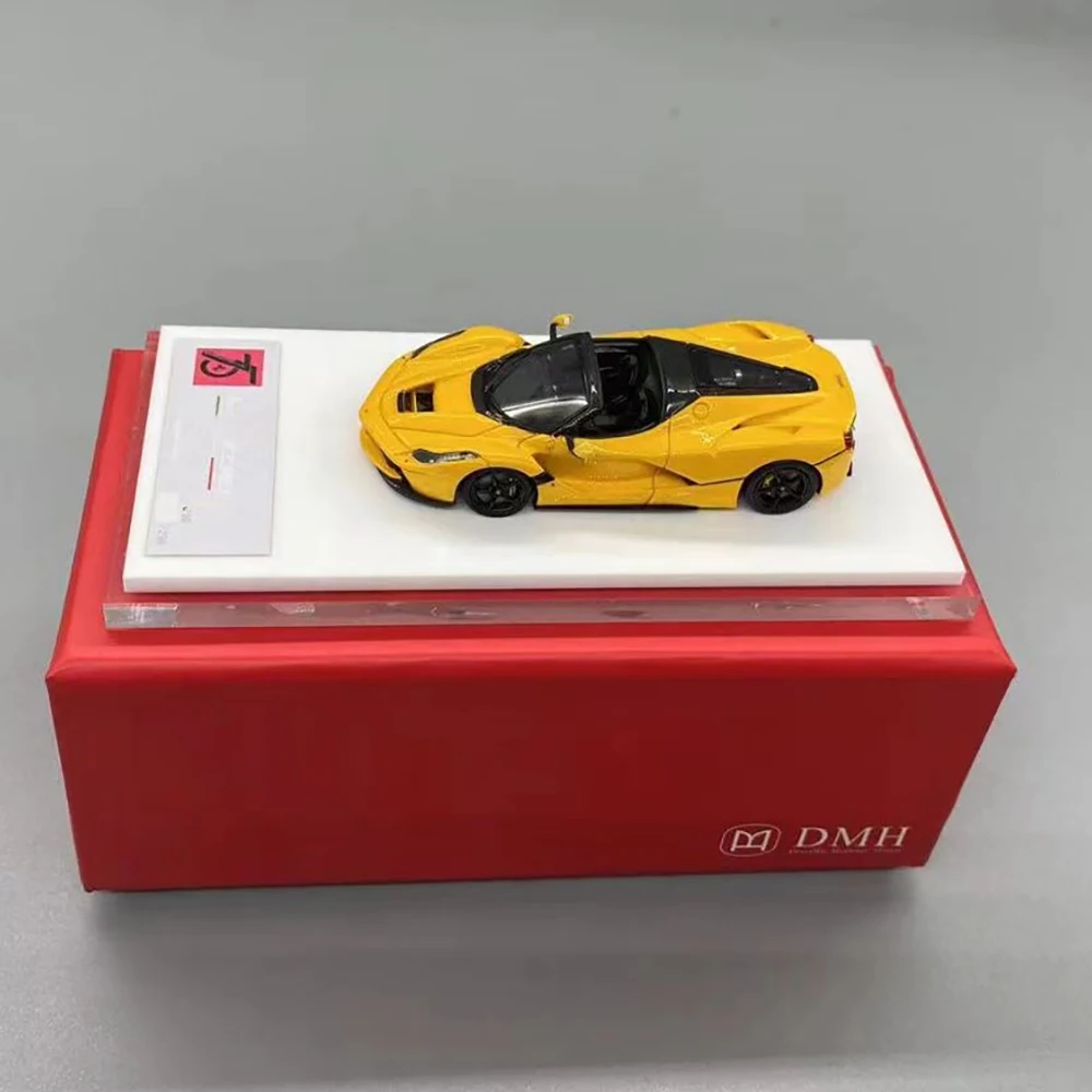 Spot Goods Resin Convertible Sports Car Model 1:64 Scale LaFerrari Champion Roadster Collection Holiday Gift Souvenir Hobby Toy