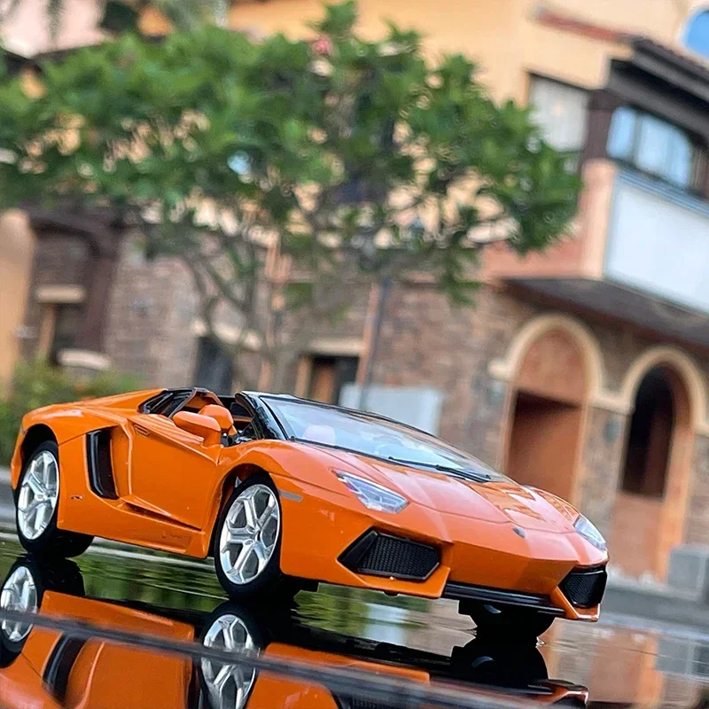 

1:24 для Lamborghini, планшетофон, родстер, литой игрушечный автомобиль, модель со звуком и бриллиантом, коллекционные игрушки, подарок на день рождения