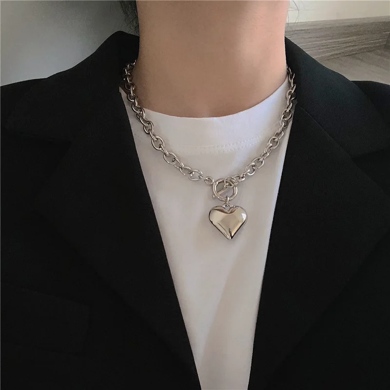 Collar con colgante de amor para mujer, cadena de clavícula, hebilla OT, Hip Hop, rebote, corazón de melocotón