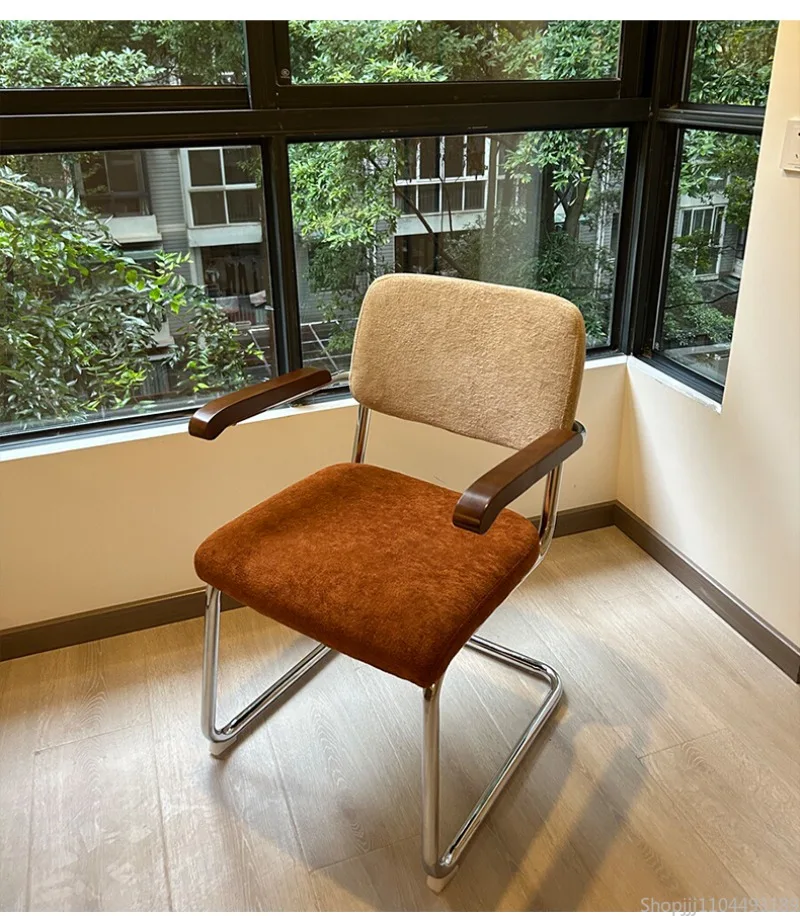 

Luxury Velvet Desk Chair - Ergonomic Study Chair, Vintage Swivel Seat for Home Office