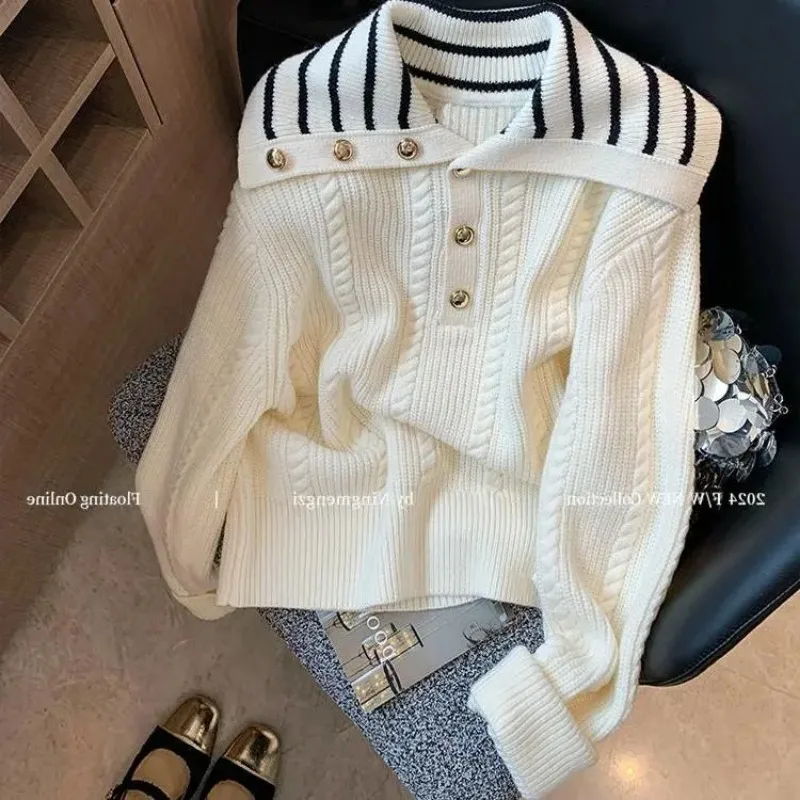 ملابس نسائية أنيقة مخططة بياقة مقلوبة سترات عالية الجودة لخريف وشتاء جديد أنيق بأزرار بلوفرات محبوكة ضيقة