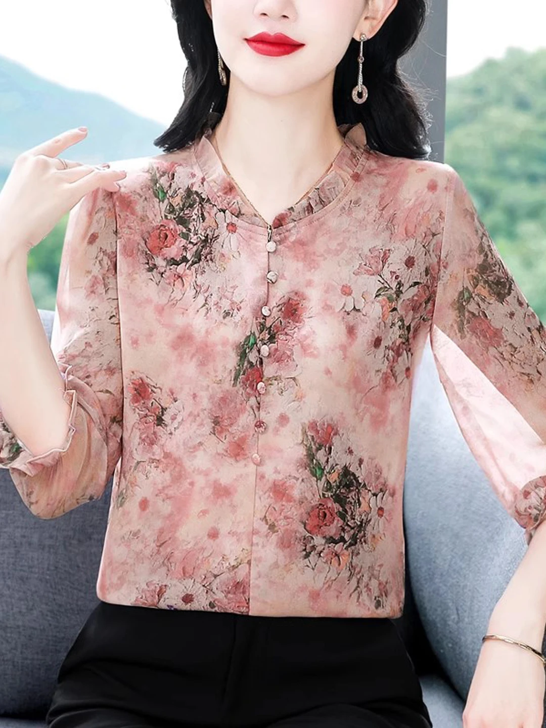 

Летняя женская блузка из шифона с цветочным принтом, воротником-стойкой, свободного кроя, с рукавами-фонариками, в корейском стиле, с кружевными вставками