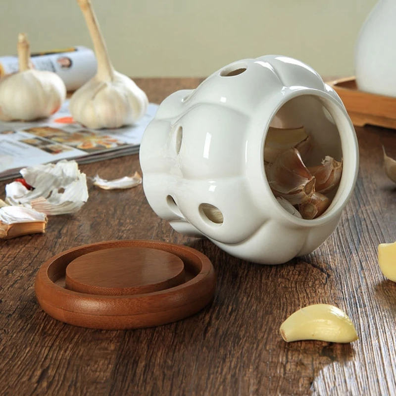 AT69 -Creative Ceramic Storage Cans Garlic Ginger Storage Tank Jar Bamboo Cover Kitchen Organizer Tools Home Decoration Accessor