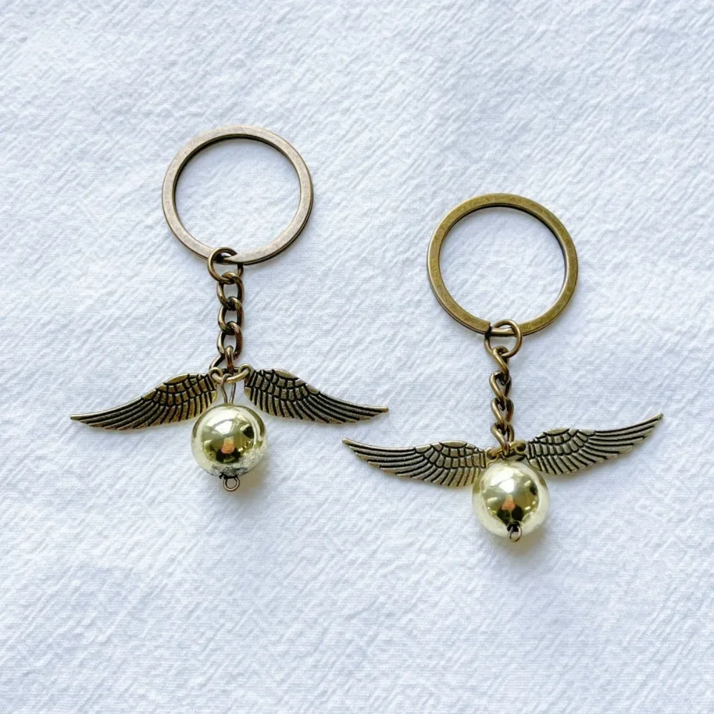 Retro Goldfarbener Schnitz-Schlüsselanhänger Hogwarts Magie-Akademie Harry Potter Die Heiligtümer des Todes Schlüsselring für Fans Geschenke Taschen-Schmuck – Detail 6