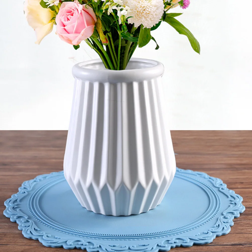 

1Pcs Heat Insulation Placemat European Style Silicone Raised Edge Design Spill Proof Non Slip Easy Clean Table Mat for Home