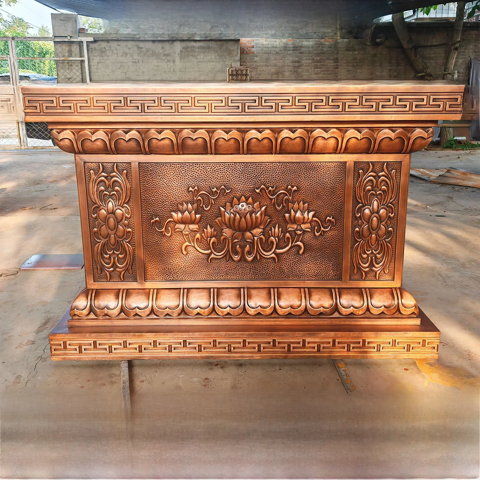 Bronze Large Statue Base Purple Copper Lotus Base Brass Treasure  Engraved Relief Base Creative Female T-shirt Summer Fas...