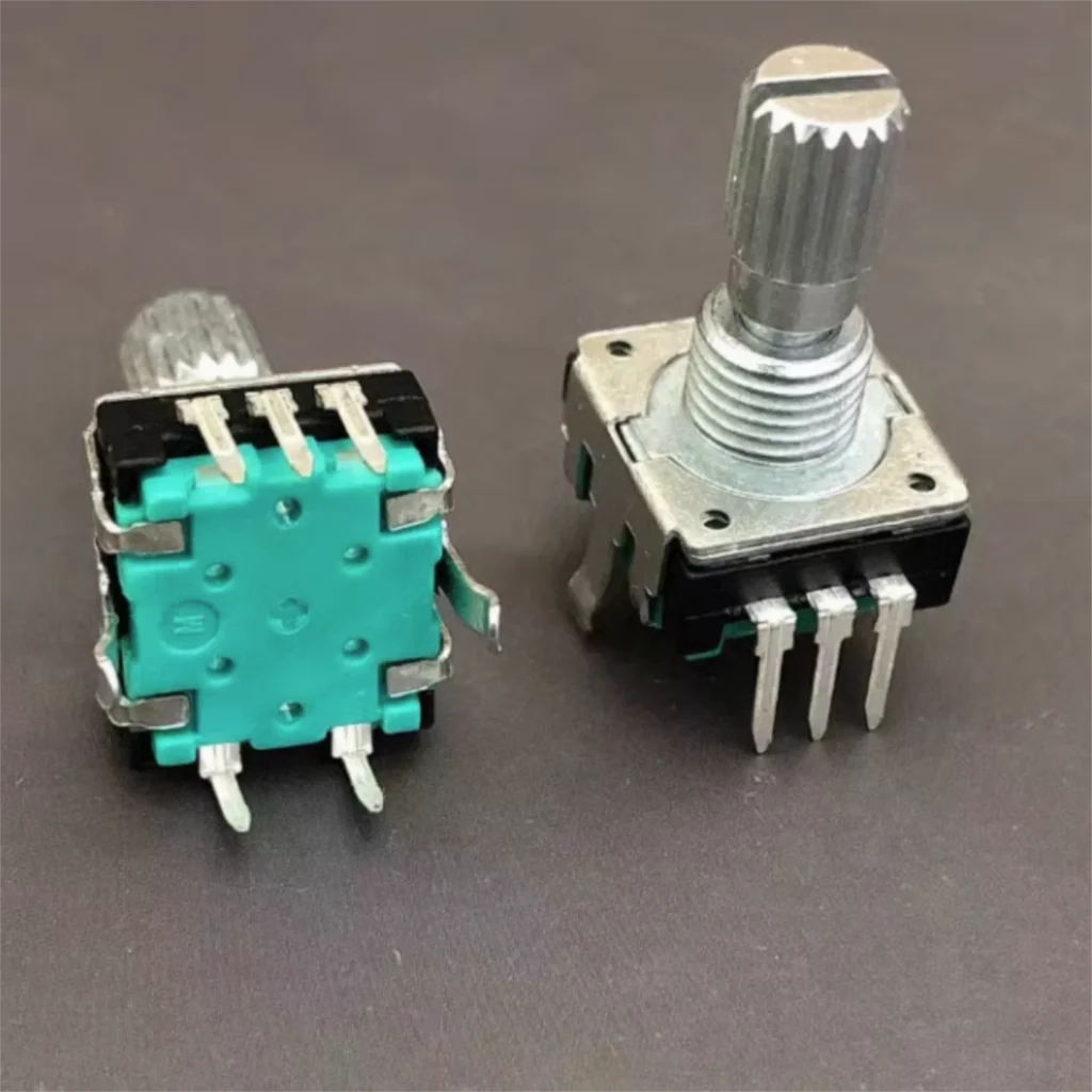 Computer Speakers Linha Controle de Volume, 24 Potenciômetro DIP5 Encoder, Infinito EC12 Shank, 15mm Comprimento, M50W, 5pcs por lote