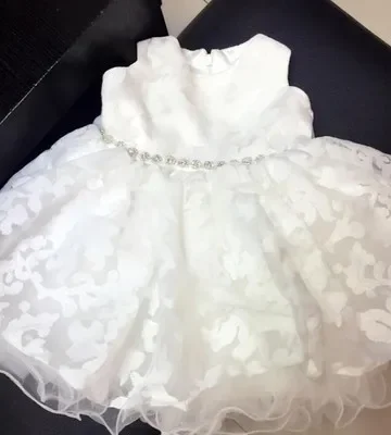 O tule branco grânulos o vestido para a menina, vestido do batismo do chiffon para o infante 1 aniversário do ano