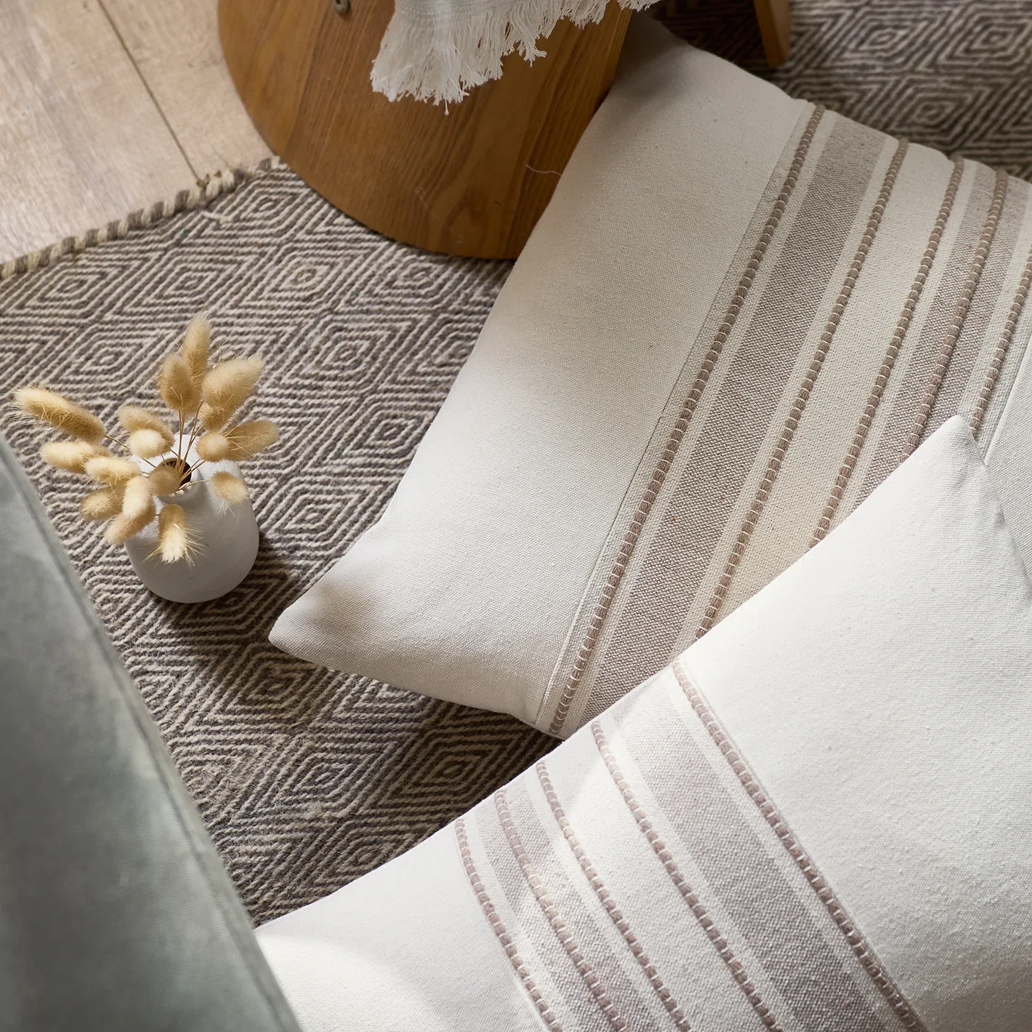 2 Piece Stripes Yarn-dyed Splicing Cushion Cover Minimally Designed Sofa Cushion Cover for Decorative Living Room Bedroom