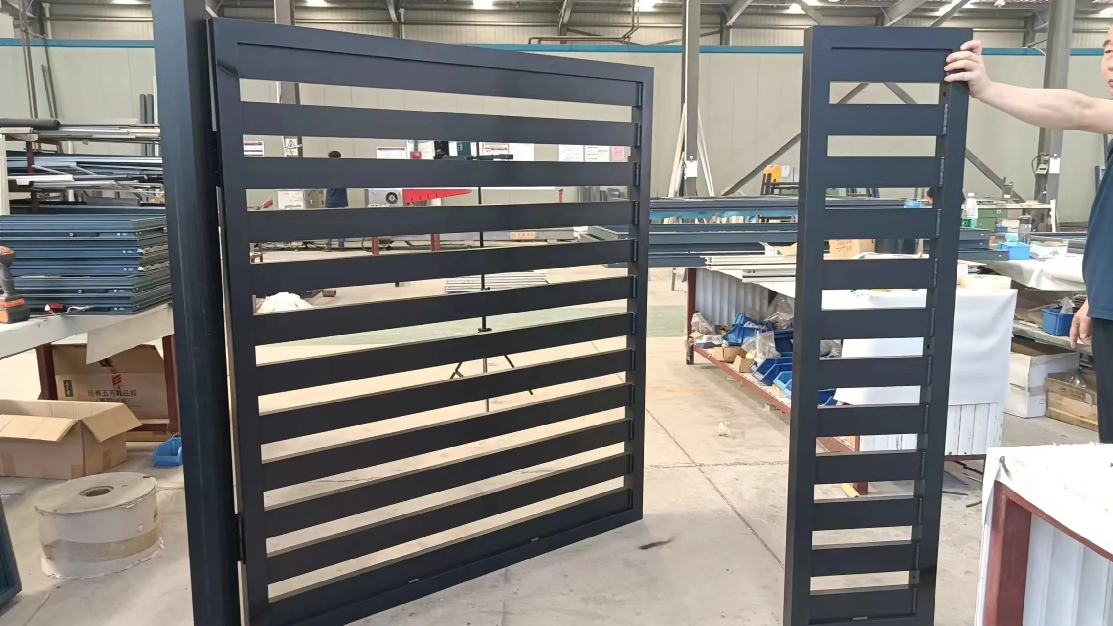 DUTRIEUX التصميم الحديث التلقائي دليل الألومنيوم الفولاذ المقاوم للصدأ سوينغ بوابة السياج باب كهربائي مع قفل النظام الذكي #3