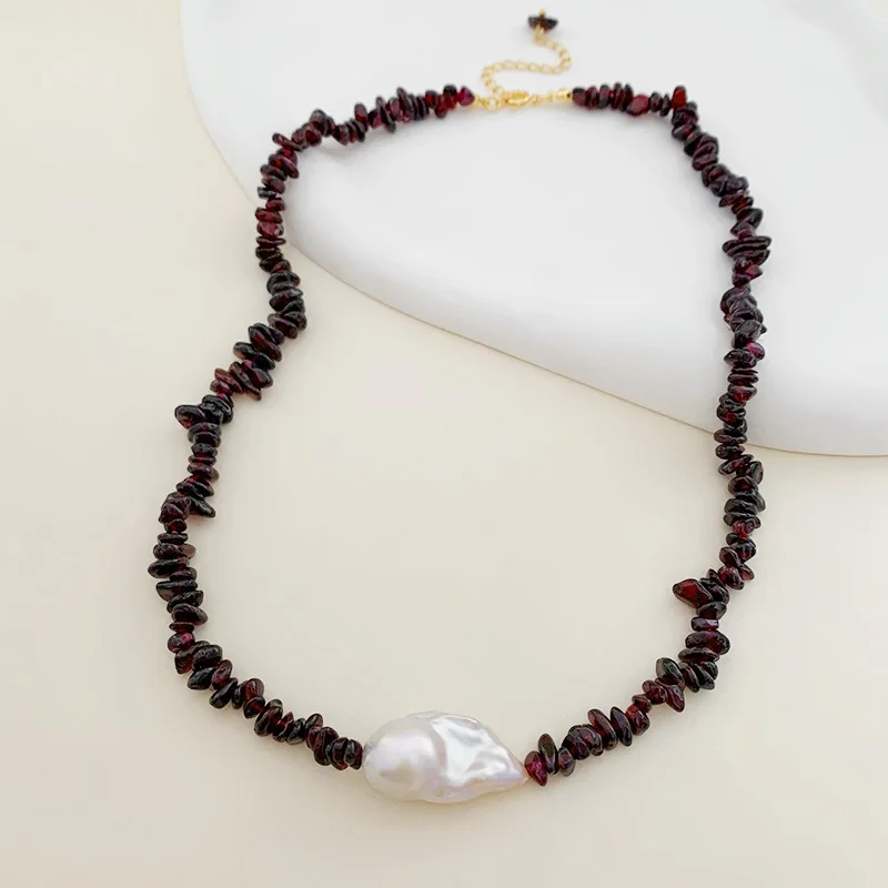 Europe and AmericainsNatural Baroque Freshwater Pearl Garnet Beaded Necklace Special-Interest Design Clavicle Chain