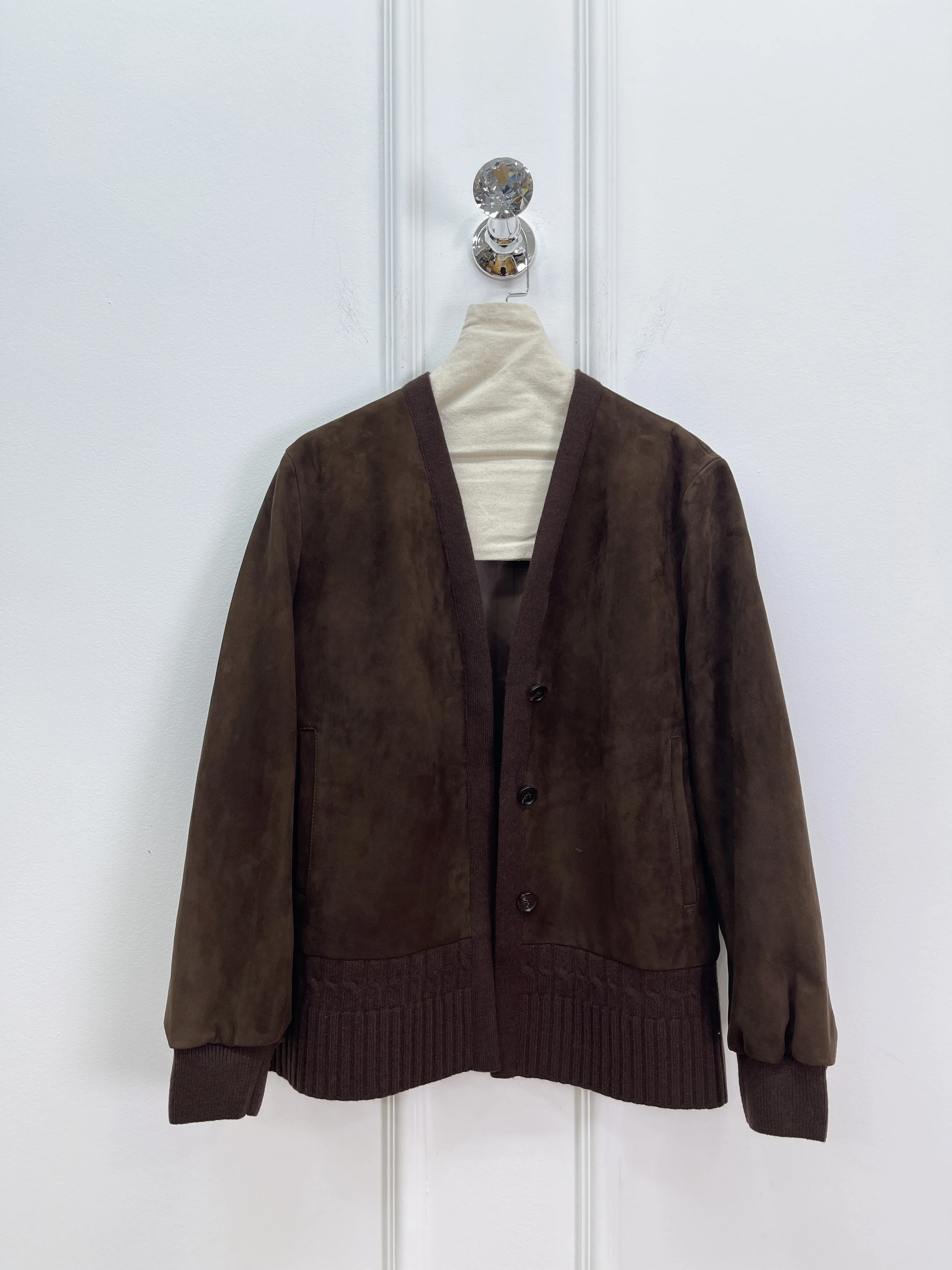 

2025 ранняя осень, новое высококачественное замшевое короткое пальто, женская темно-коричневая универсальная модная куртка в стиле ретро