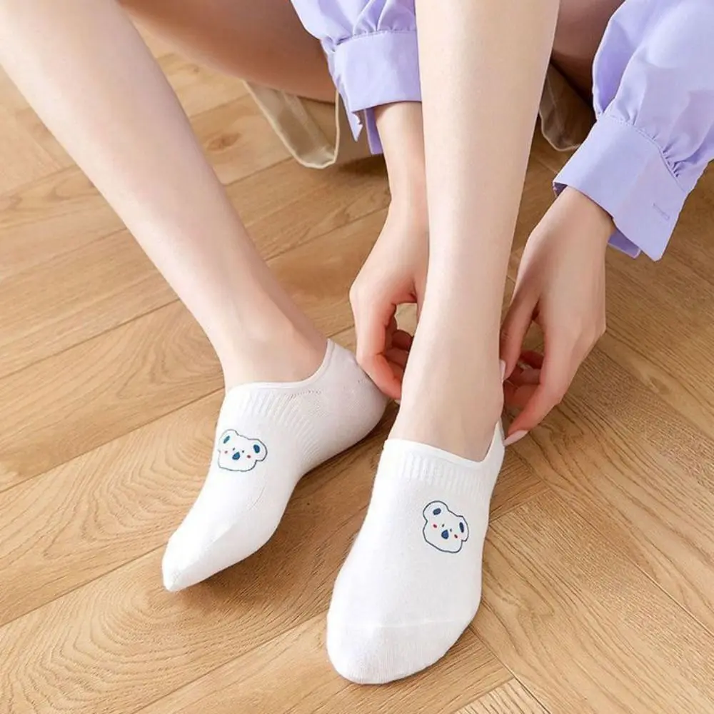 

10Pairs Trendy Cartoon Women Invisible Socks Sweet Thin Cute Boat Socks Non-slip Hosiery Bear White Socks For Girls